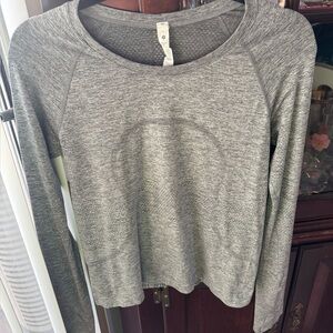 Lululemon Athletica Heather Gray Long Sleeve Top